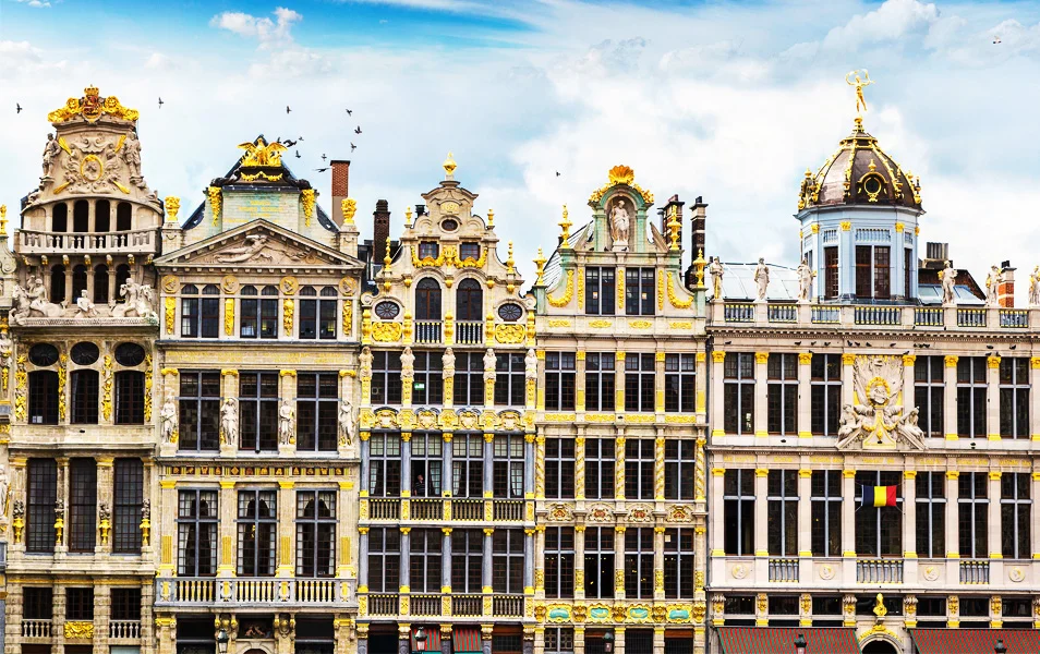 //vuelos.som2travel.es/cdn/images/content/Belgica/arquitectura-grand-place-bruselas.webp